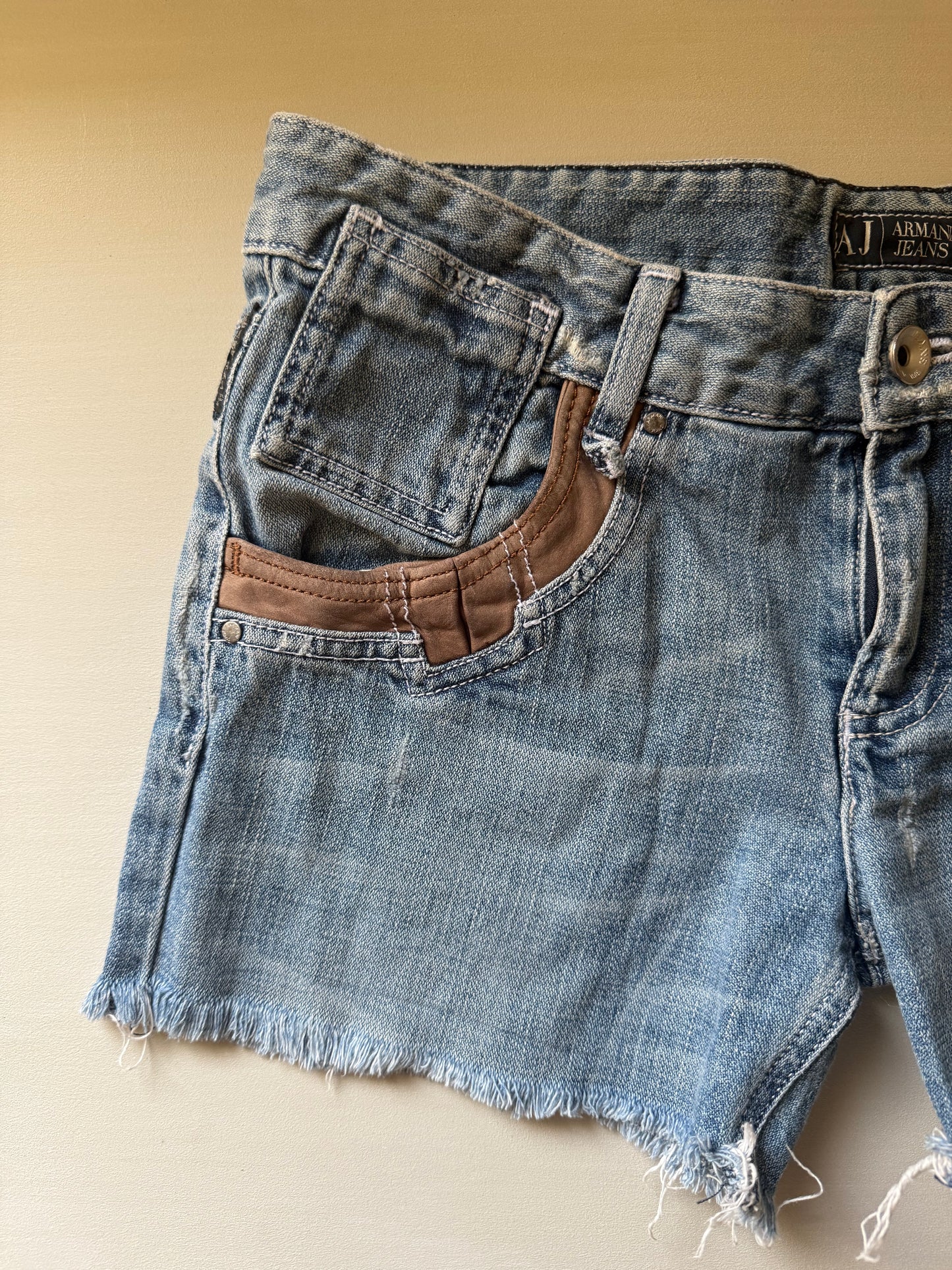 ARUMĀNI Shorts