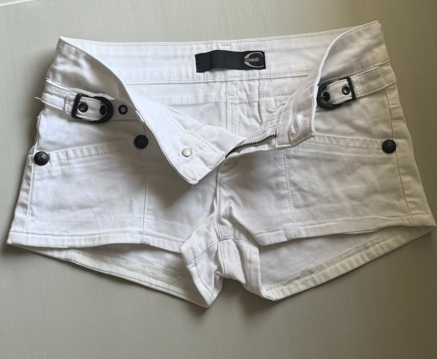 INO Shorts
