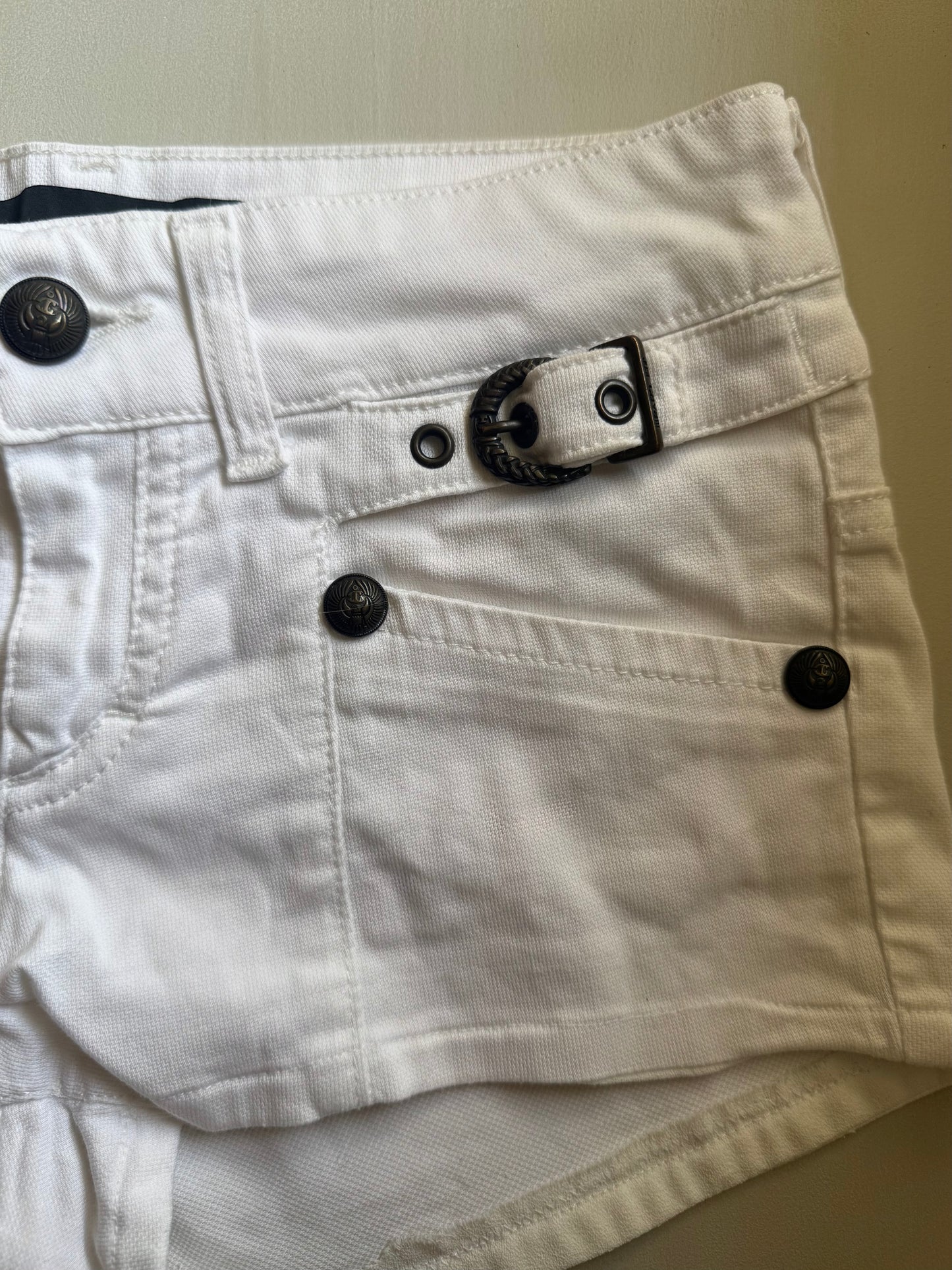 INO Shorts