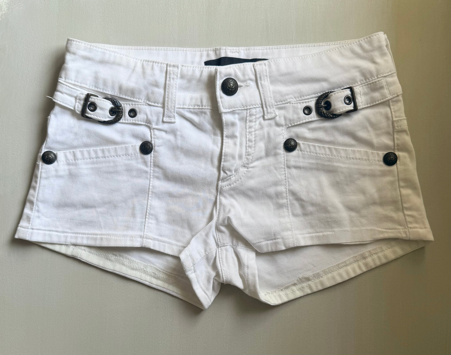 INO Shorts