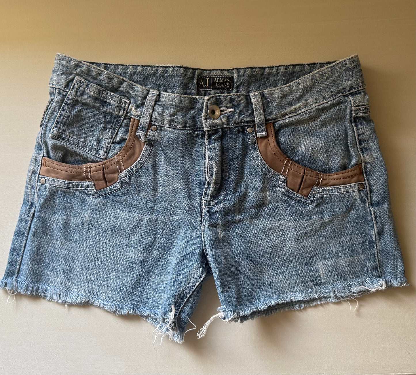 ARUMĀNI Shorts
